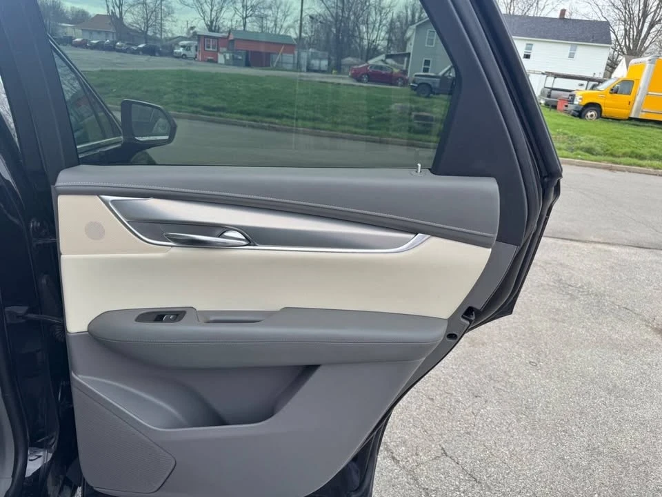 2017 Cadillac XT5 - Image 19 of 20