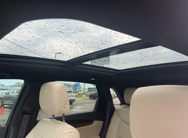 2017 Cadillac XT5 - Image 10 of 11