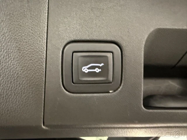 2017 Cadillac XT5 - Image 8 of 18