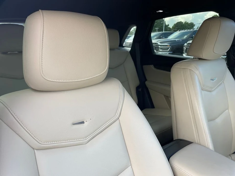 2017 Cadillac XT5 - Image 9 of 12
