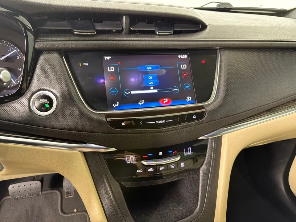2017 Cadillac XT5 - Image 16 of 21