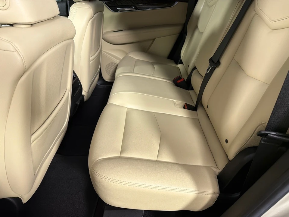 2017 Cadillac XT5 - Image 19 of 21