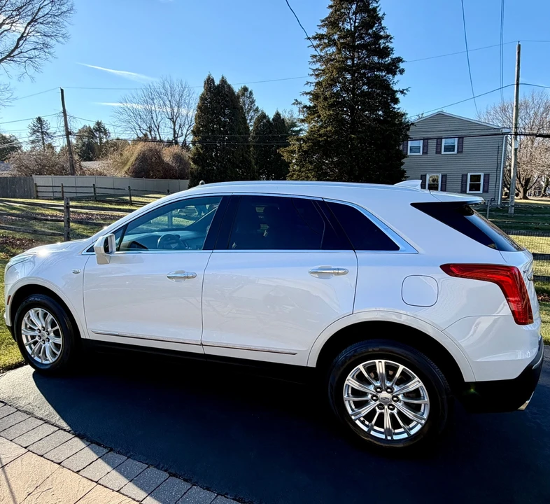 2017 Cadillac XT5 - Image 2 of 15