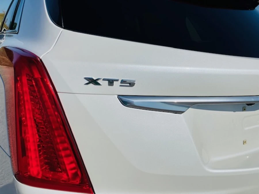 2017 Cadillac XT5 - Image 8 of 15