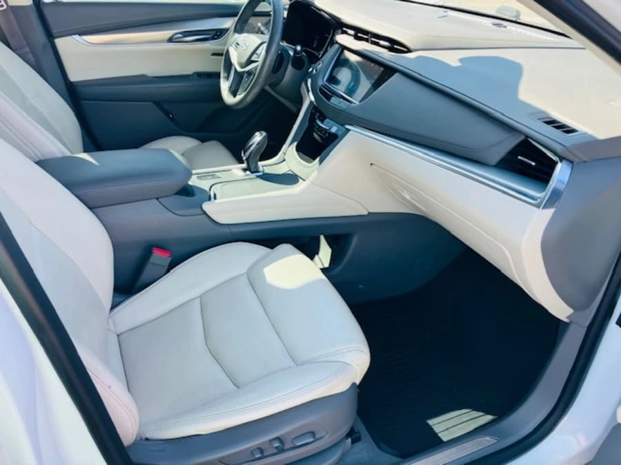 2017 Cadillac XT5 - Image 12 of 15