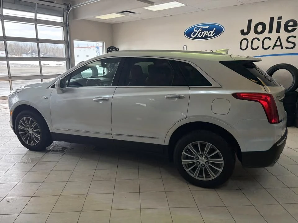 2017 Cadillac XT5 - Image 2 of 20