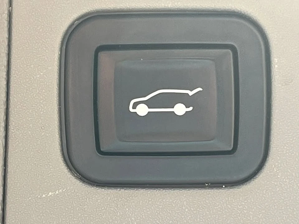 2017 Cadillac XT5 - Image 14 of 20