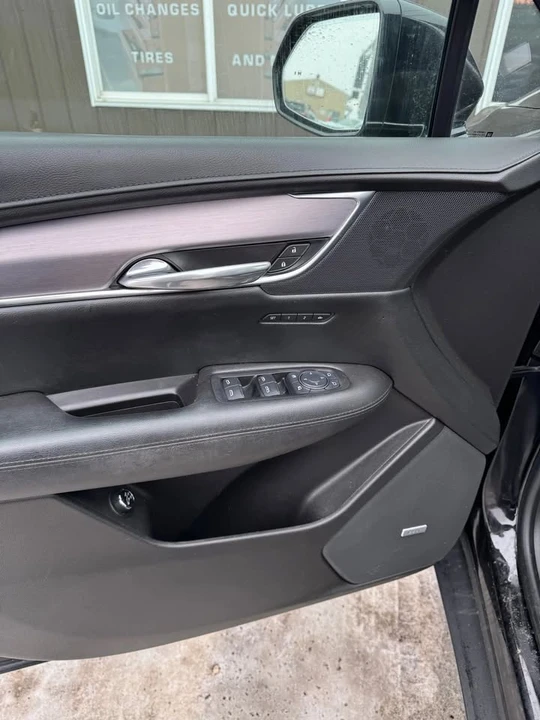2017 Cadillac XT5 - Image 9 of 11