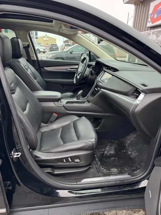2017 Cadillac XT5 - Image 5 of 11