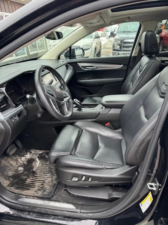 2017 Cadillac XT5 - Image 10 of 11
