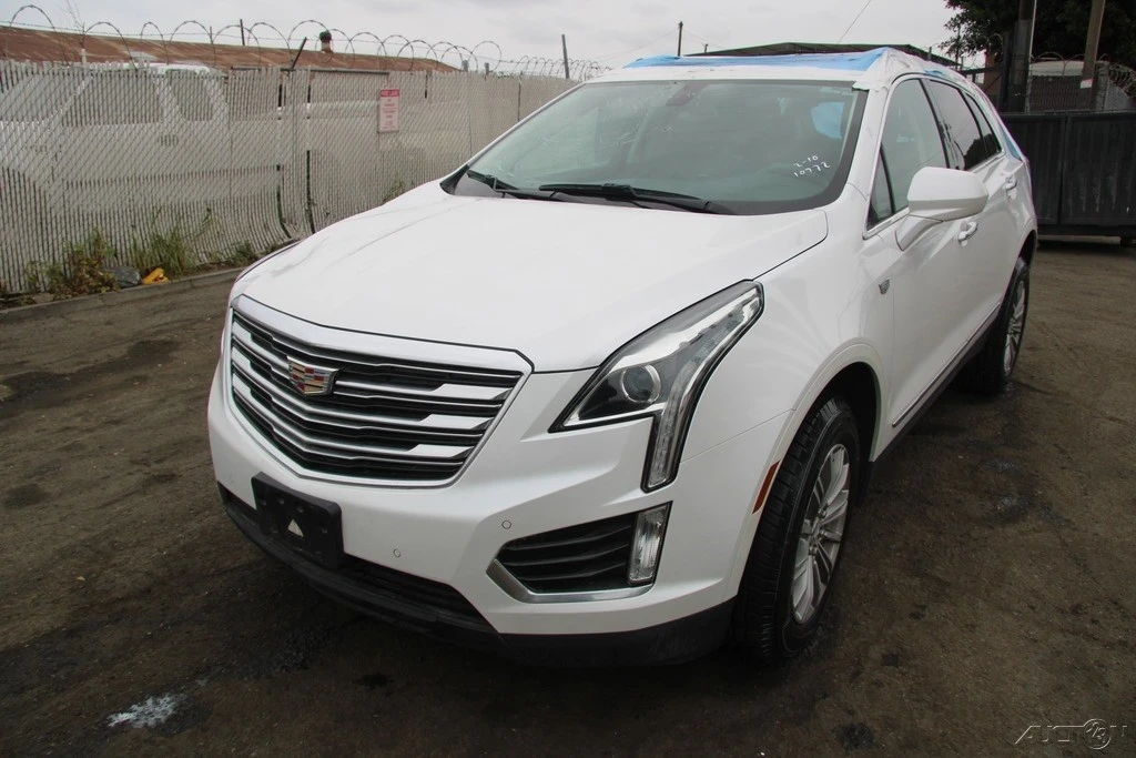 2017 Cadillac XT5 - Image 2 of 21