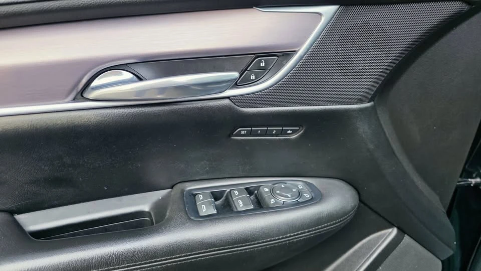 2017 Cadillac XT5 - Image 10 of 19