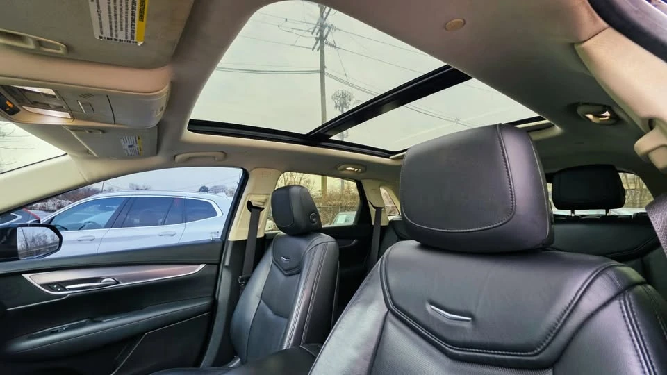 2017 Cadillac XT5 - Image 12 of 19