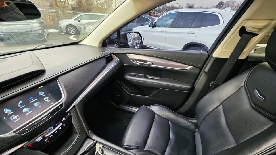 2017 Cadillac XT5 - Image 13 of 19