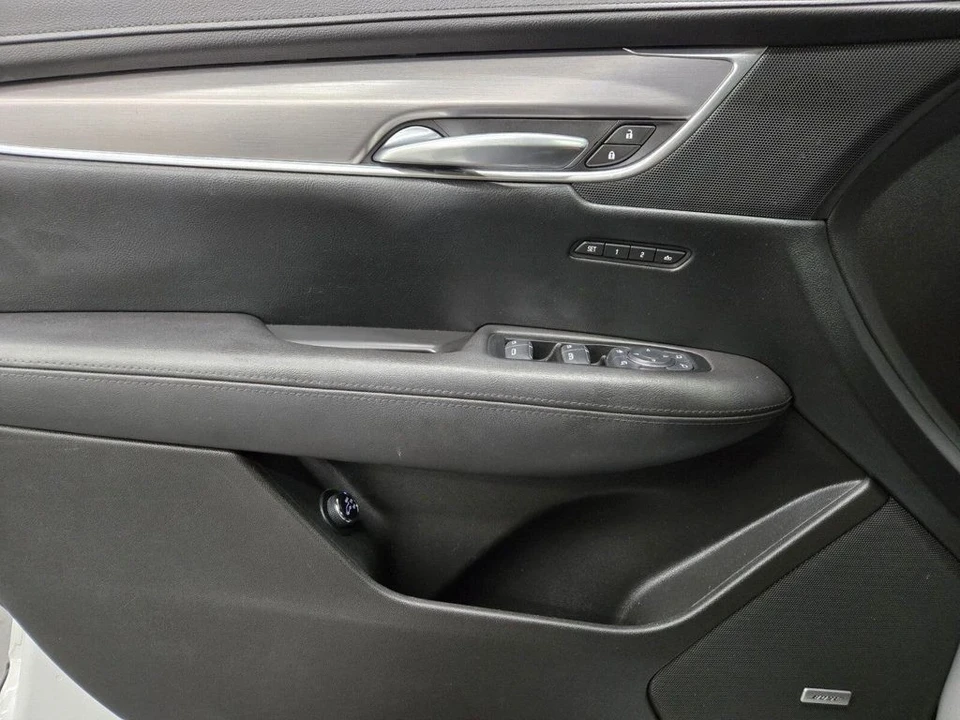 2017 Cadillac XT5 - Image 15 of 21