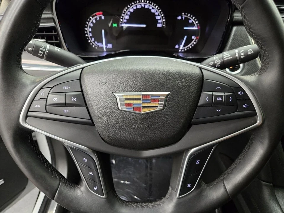 2017 Cadillac XT5 - Image 16 of 21