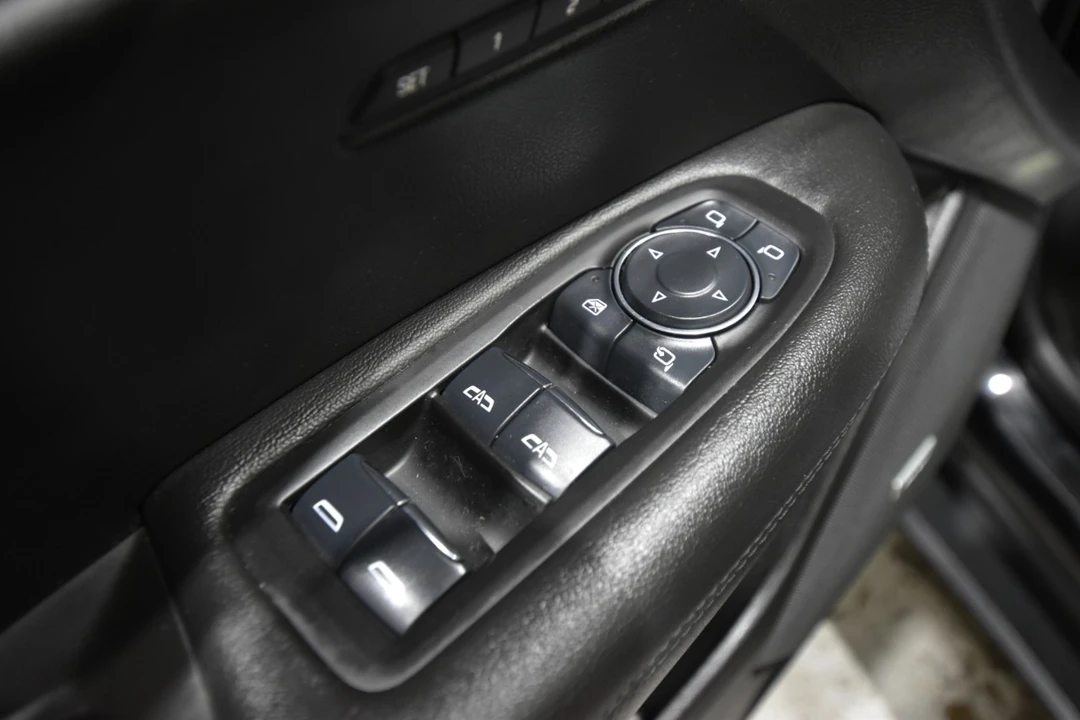 2017 Cadillac XT5 - Image 16 of 21