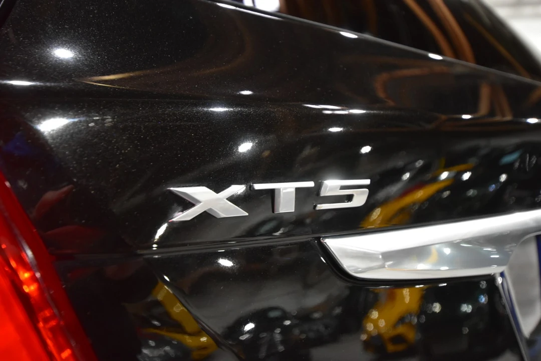 2017 Cadillac XT5 - Image 10 of 21