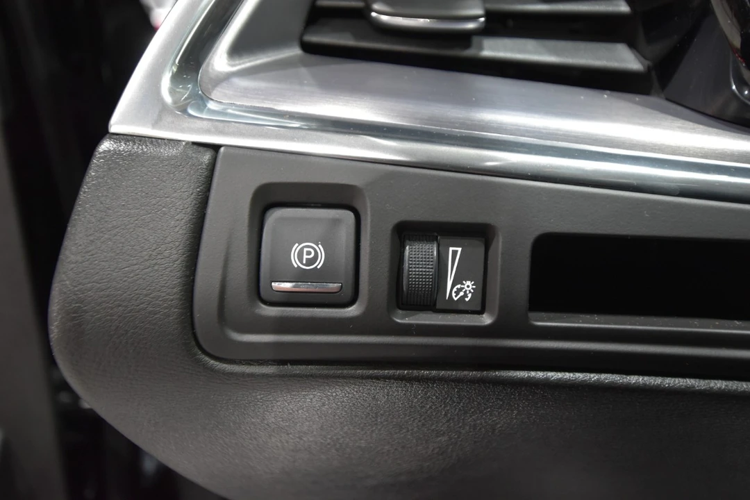 2017 Cadillac XT5 - Image 18 of 21