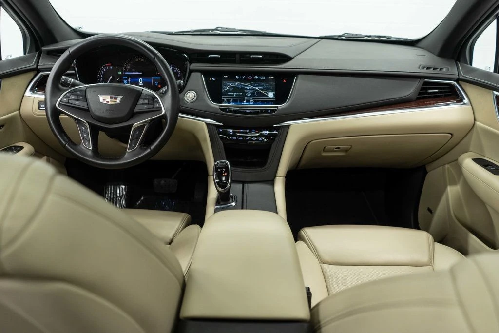 2017 Cadillac XT5 - Image 10 of 12