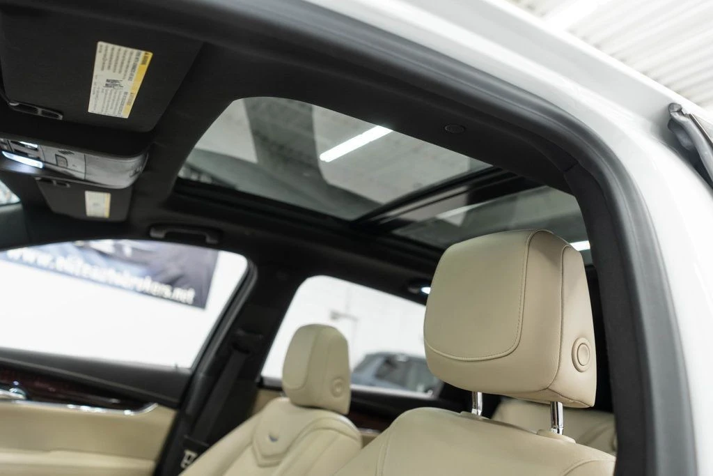 2017 Cadillac XT5 - Image 8 of 12