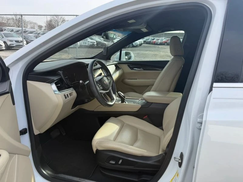 2017 Cadillac XT5 - Image 10 of 12
