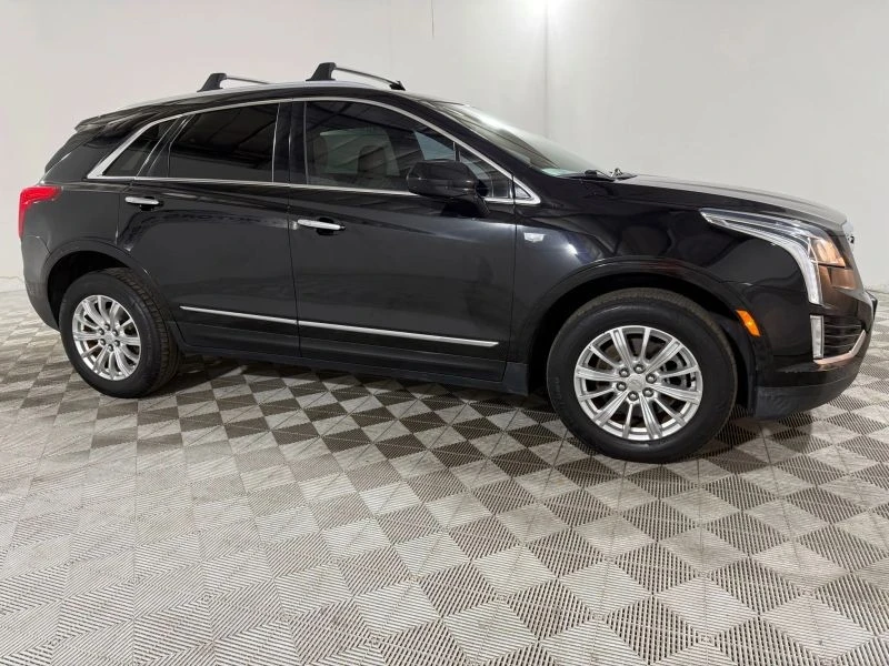 2017 Cadillac XT5 - Image 10 of 12
