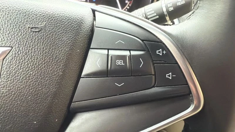 2017 Cadillac XT5 - Image 11 of 12