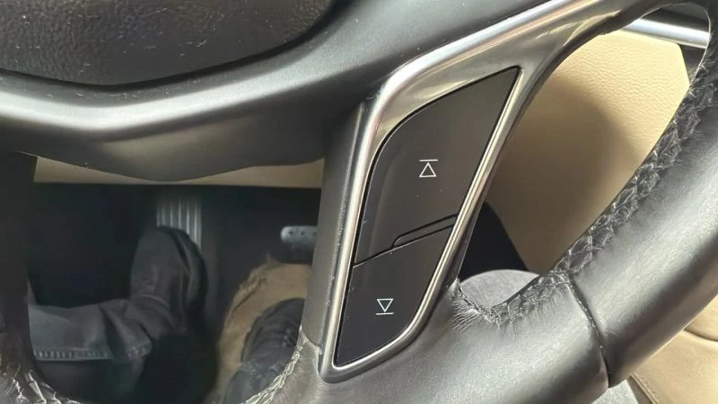 2017 Cadillac XT5 - Image 12 of 12