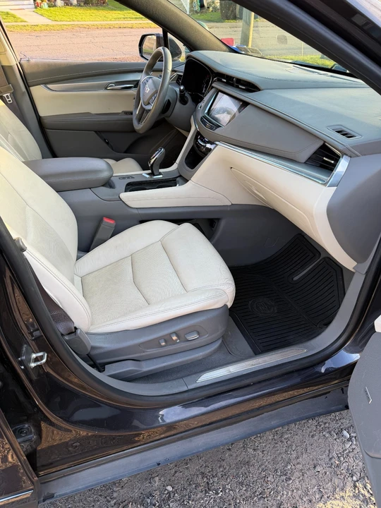 2017 Cadillac XT5 - Image 10 of 13
