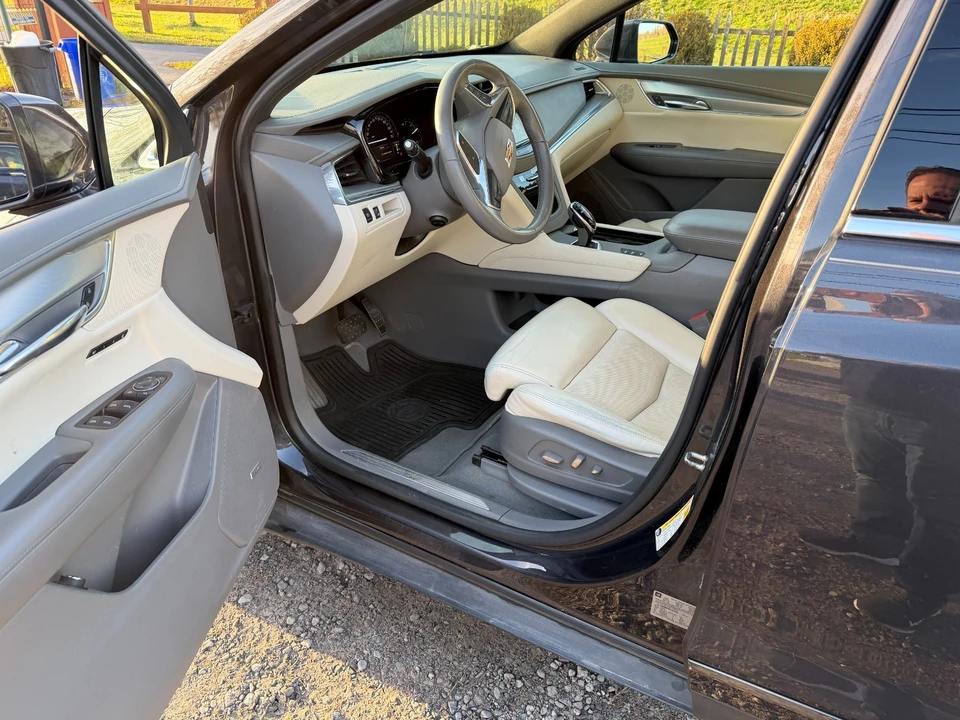 2017 Cadillac XT5 - Image 9 of 13