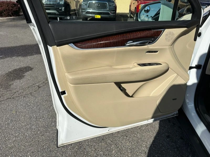 2017 Cadillac XT5 - Image 9 of 12