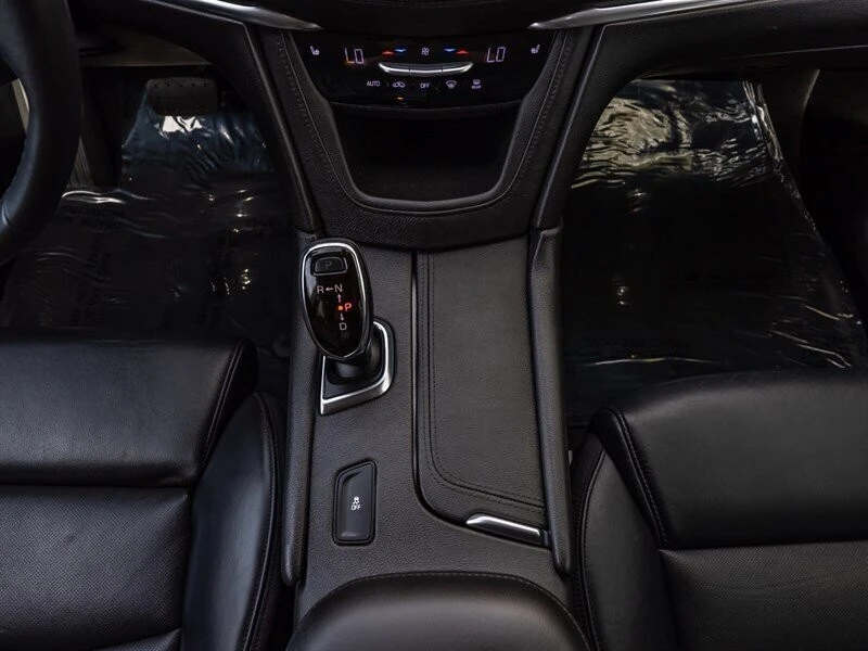 2017 Cadillac XT5 - Image 16 of 21