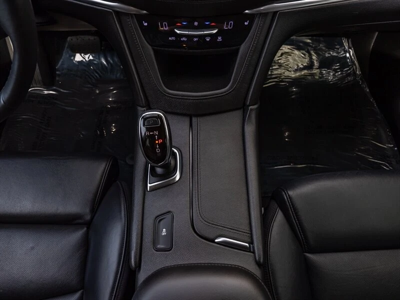 2017 Cadillac XT5 - Image 16 of 21