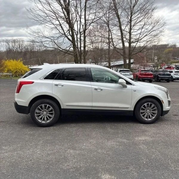 2017 Cadillac XT5 - Image 10 of 12