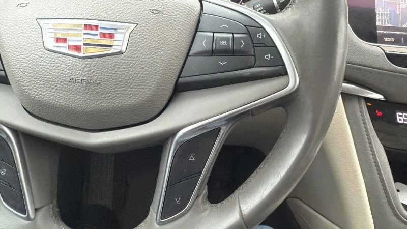 2017 Cadillac XT5 - Image 11 of 12
