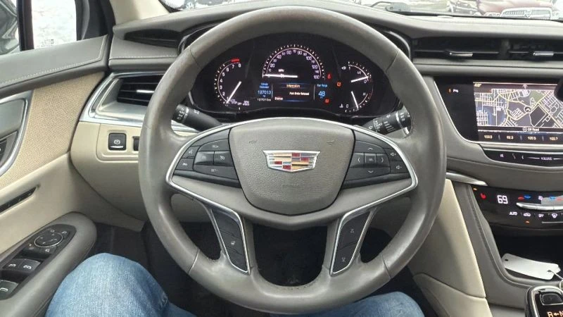 2017 Cadillac XT5 - Image 10 of 12