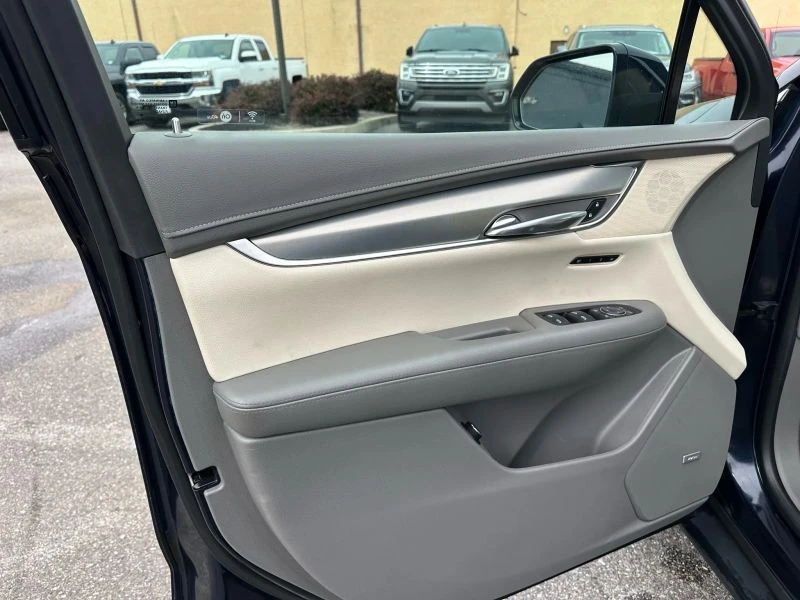 2017 Cadillac XT5 - Image 9 of 12