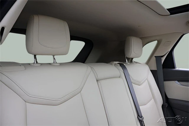 2017 Cadillac XT5 - Image 18 of 21