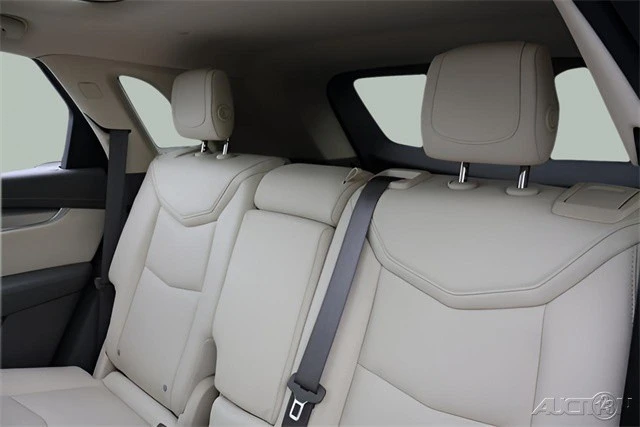 2017 Cadillac XT5 - Image 17 of 21