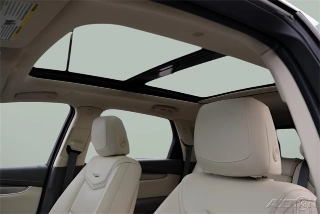 2017 Cadillac XT5 - Image 16 of 21