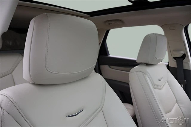2017 Cadillac XT5 - Image 19 of 21