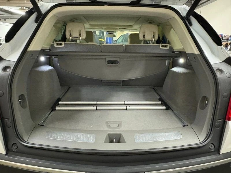 2017 Cadillac XT5 - Image 9 of 12