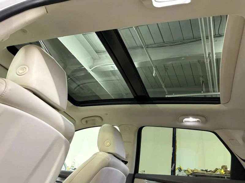 2017 Cadillac XT5 - Image 11 of 12