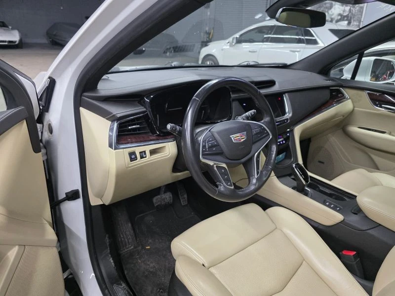 2017 Cadillac XT5 - Image 5 of 12