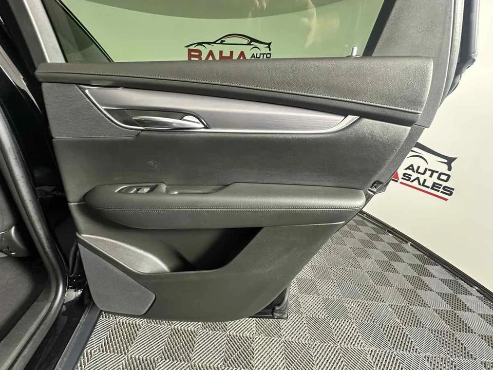 2017 Cadillac XT5 - Image 18 of 21
