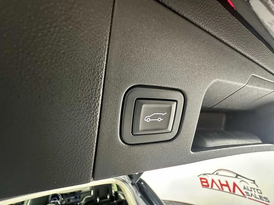 2017 Cadillac XT5 - Image 20 of 21