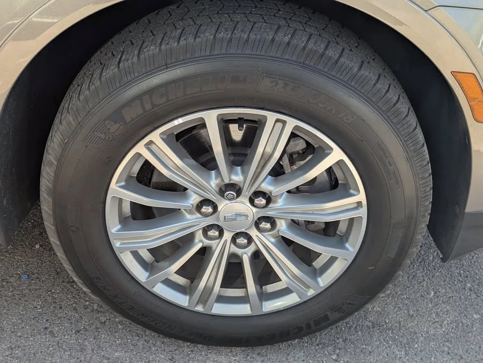 2017 Cadillac XT5 - Image 5 of 10