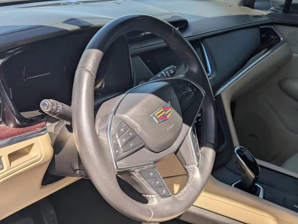 2017 Cadillac XT5 - Image 8 of 10