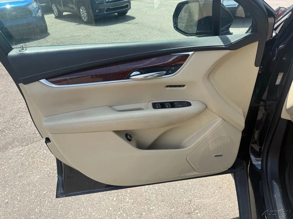 2017 Cadillac XT5 - Image 16 of 21